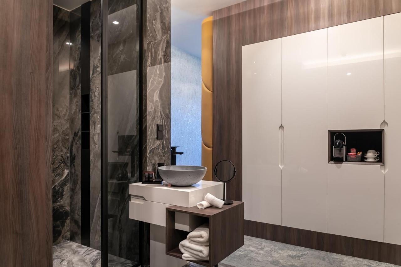 Hotel Theatre 4*
